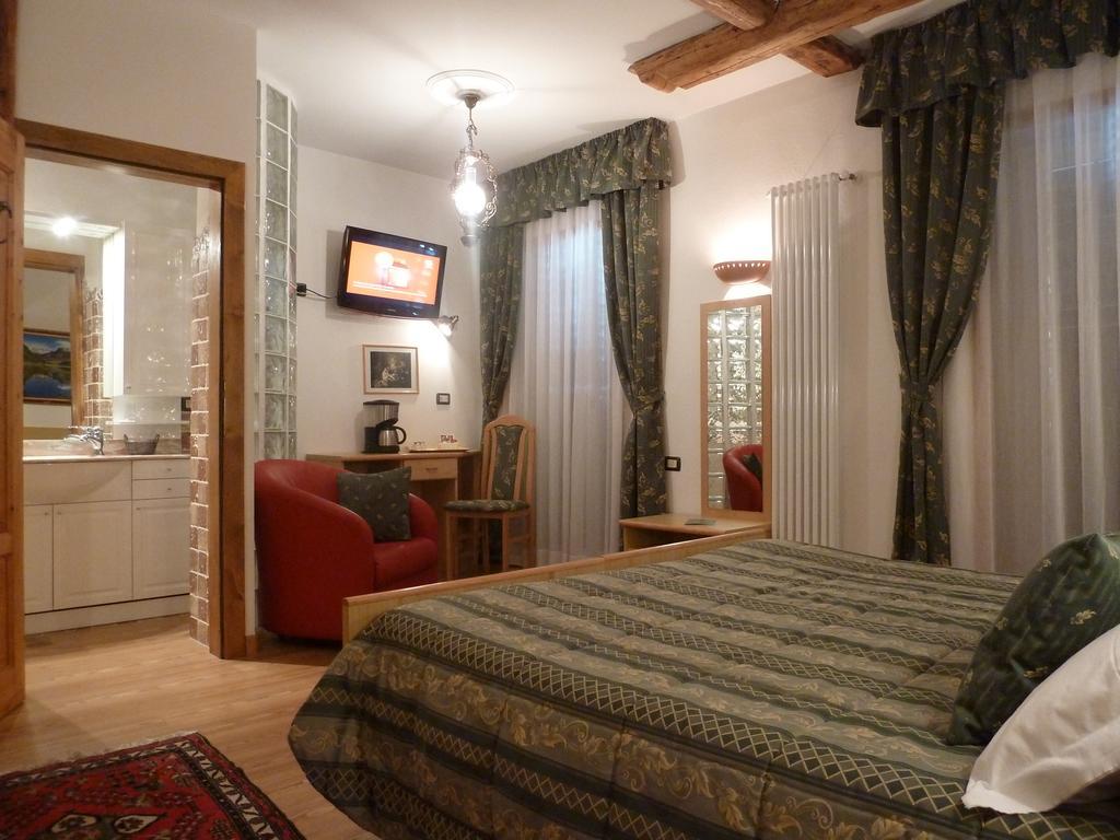 Hotel Ancora Castello-Molina di Fiemme Rom bilde