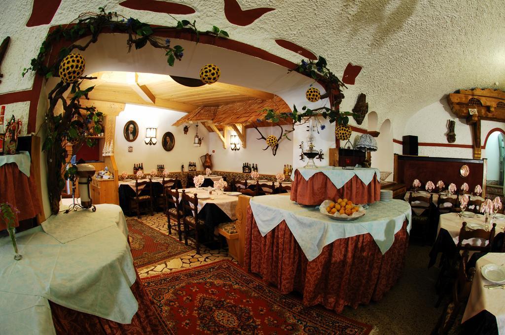Hotel Ancora Castello-Molina di Fiemme Eksteriør bilde
