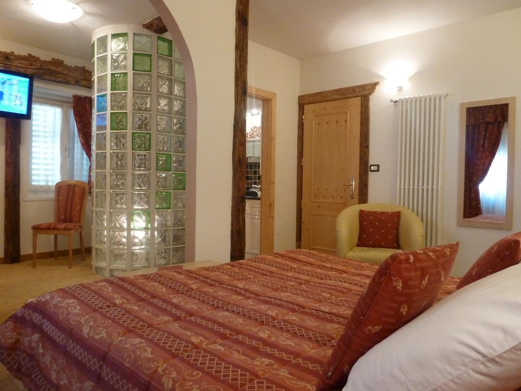 Hotel Ancora Castello-Molina di Fiemme Rom bilde