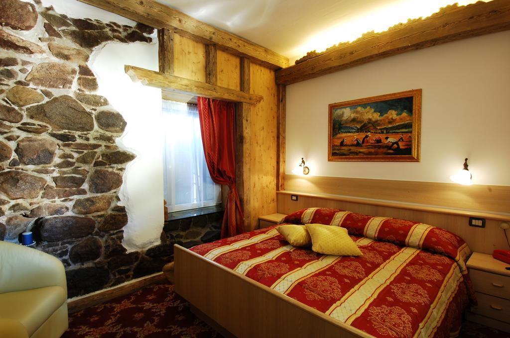 Hotel Ancora Castello-Molina di Fiemme Eksteriør bilde