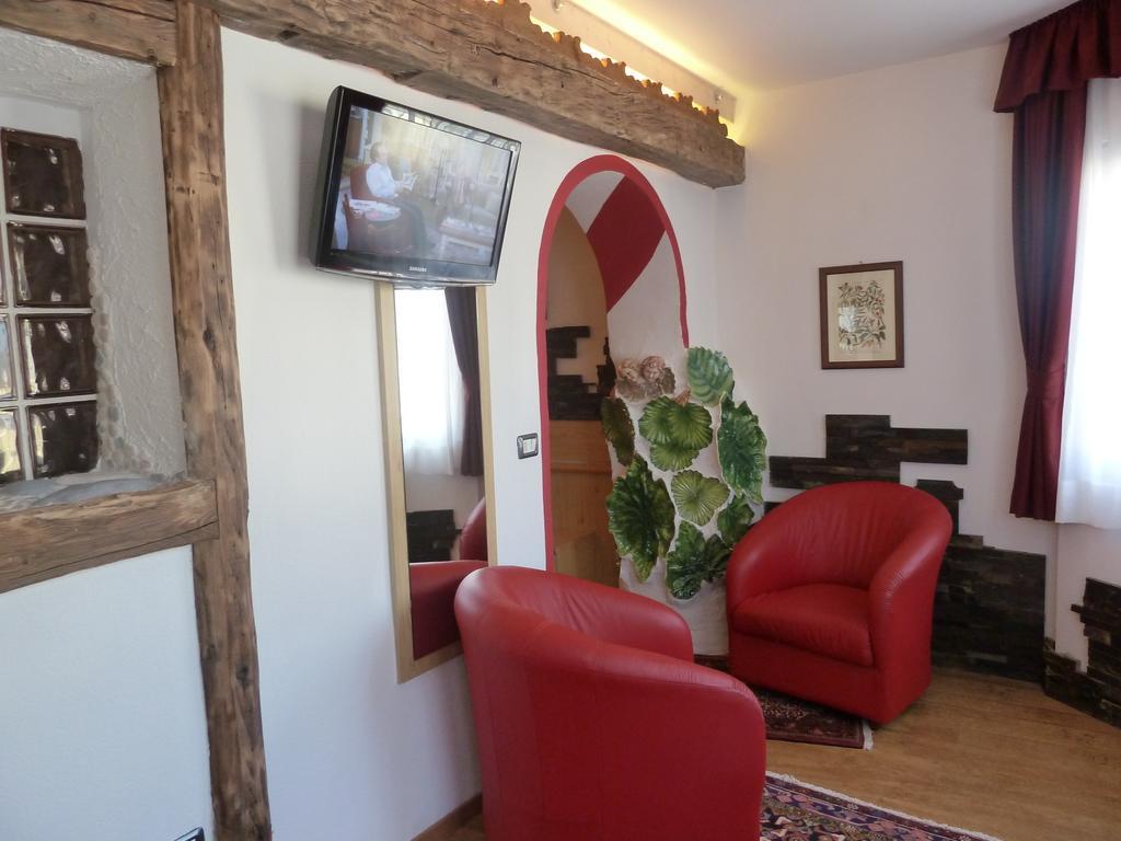 Hotel Ancora Castello-Molina di Fiemme Rom bilde