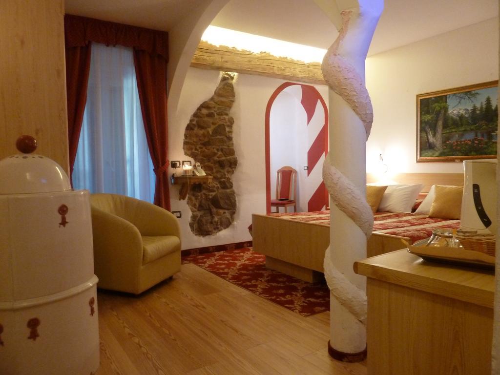 Hotel Ancora Castello-Molina di Fiemme Rom bilde