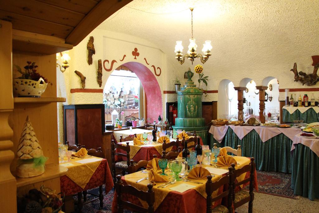 Hotel Ancora Castello-Molina di Fiemme Eksteriør bilde