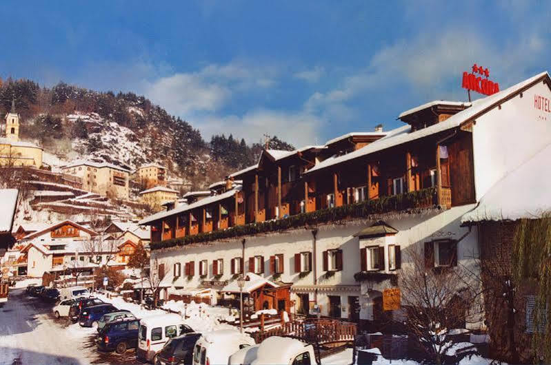 Hotel Ancora Castello-Molina di Fiemme Eksteriør bilde