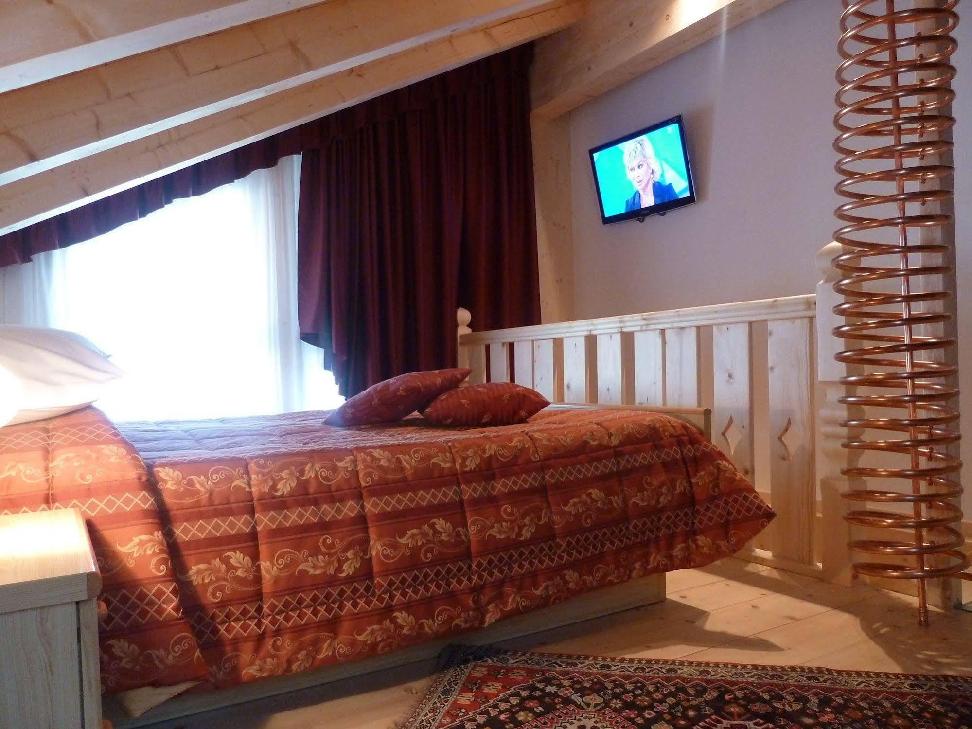 Hotel Ancora Castello-Molina di Fiemme Eksteriør bilde