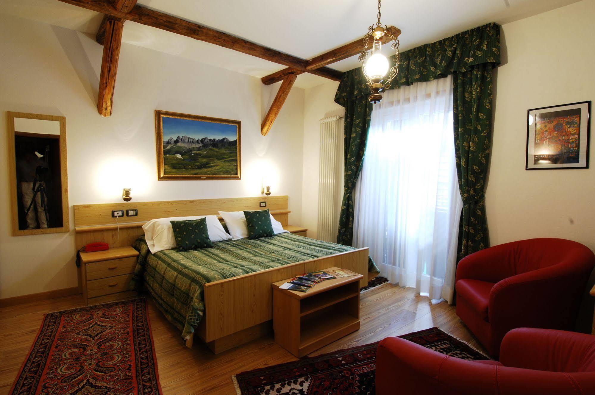 Hotel Ancora Castello-Molina di Fiemme Eksteriør bilde