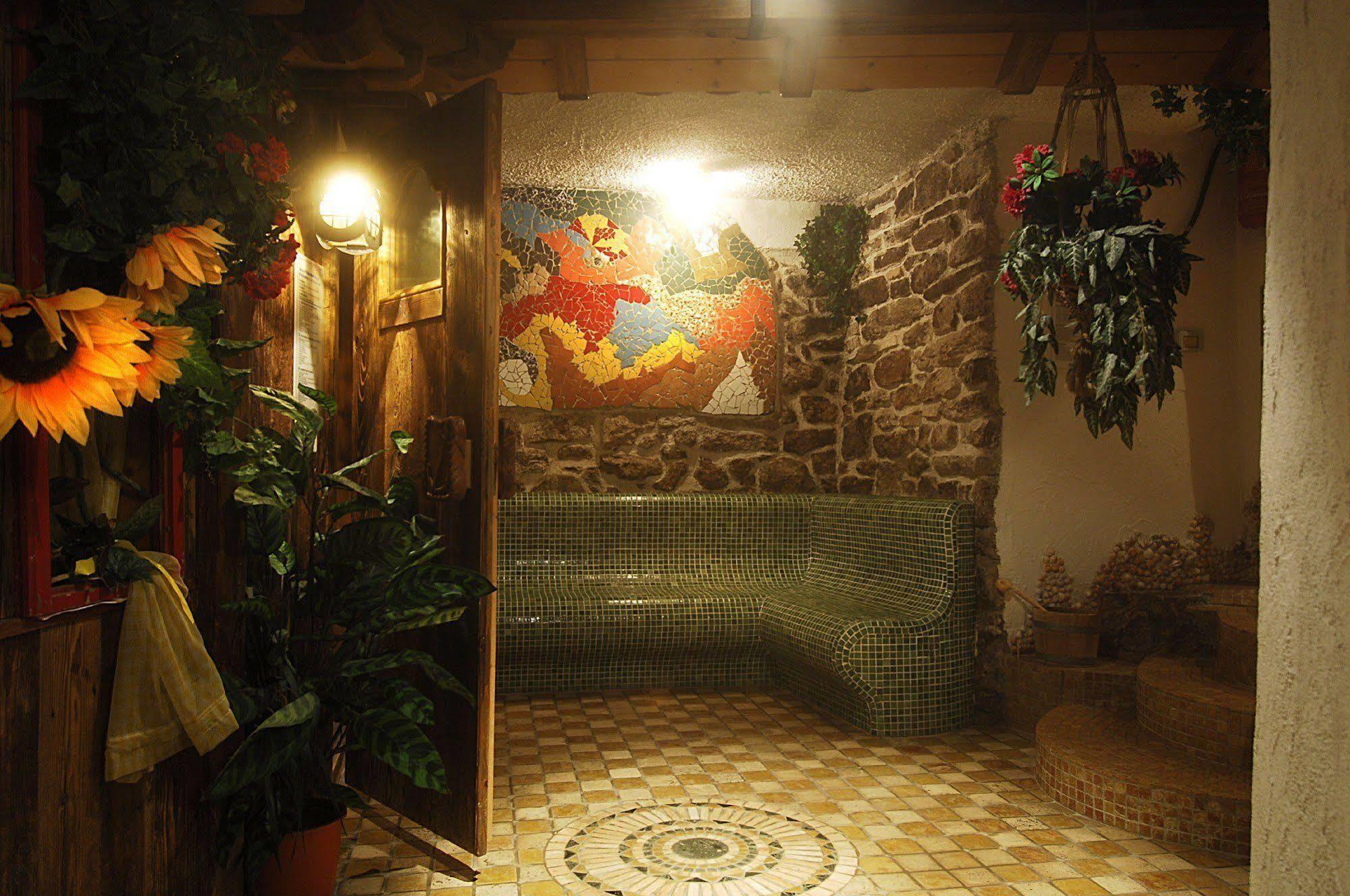Hotel Ancora Castello-Molina di Fiemme Eksteriør bilde